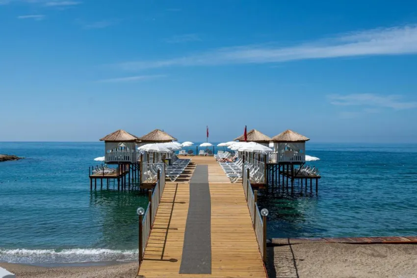 ARIA RESORT & SPA HOTEL  5*-12