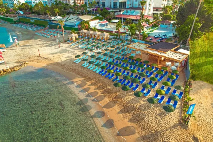 RAMIRA BEACH HOTEL  4*-23