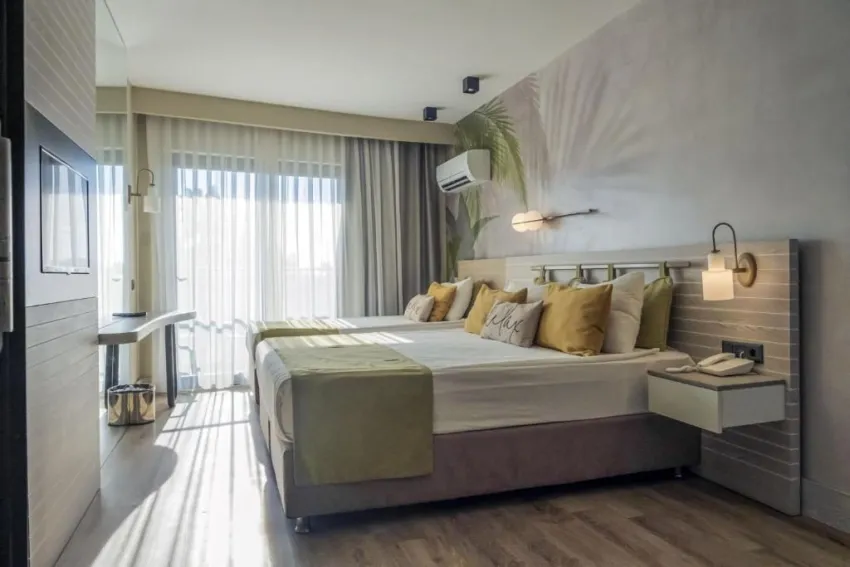 SIDE SQUARE HOTEL  4*-7