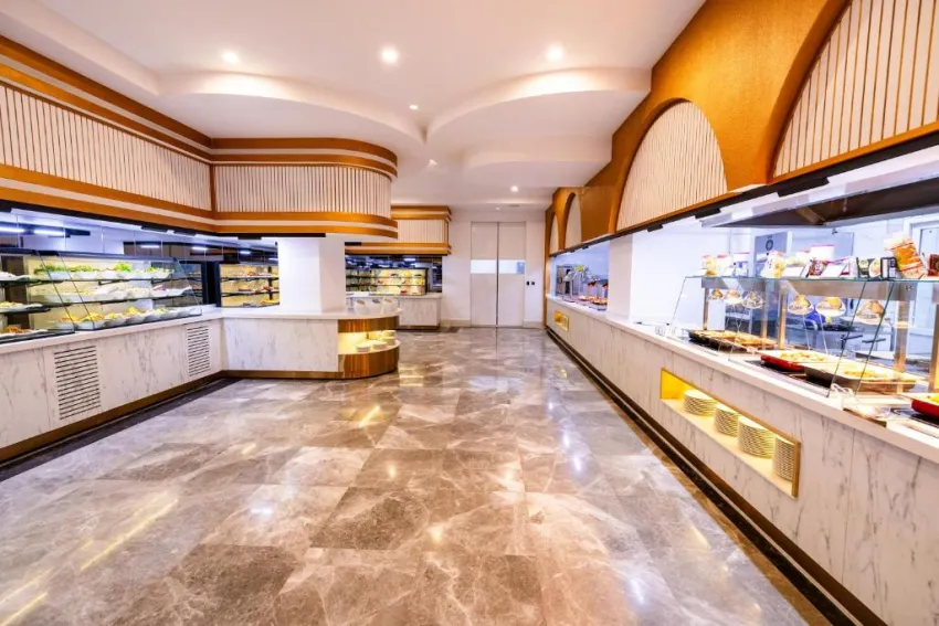 GRANADA LUXURY RED (ADULTS ONLY 16+)  5*-16