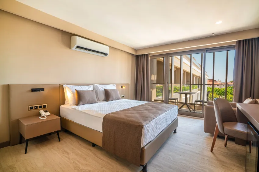 Prive Side Suite & Spa 3*-15