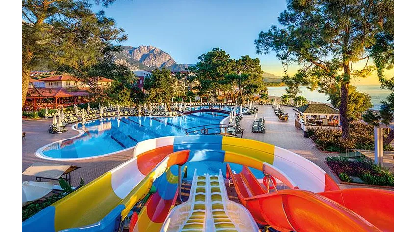 CRYSTAL AURA BEACH RESORT & SPA  5*-17
