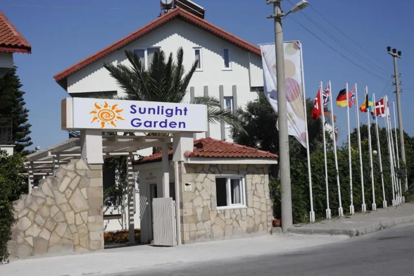 SUNLIGHT GARDEN HOTEL  3*-10