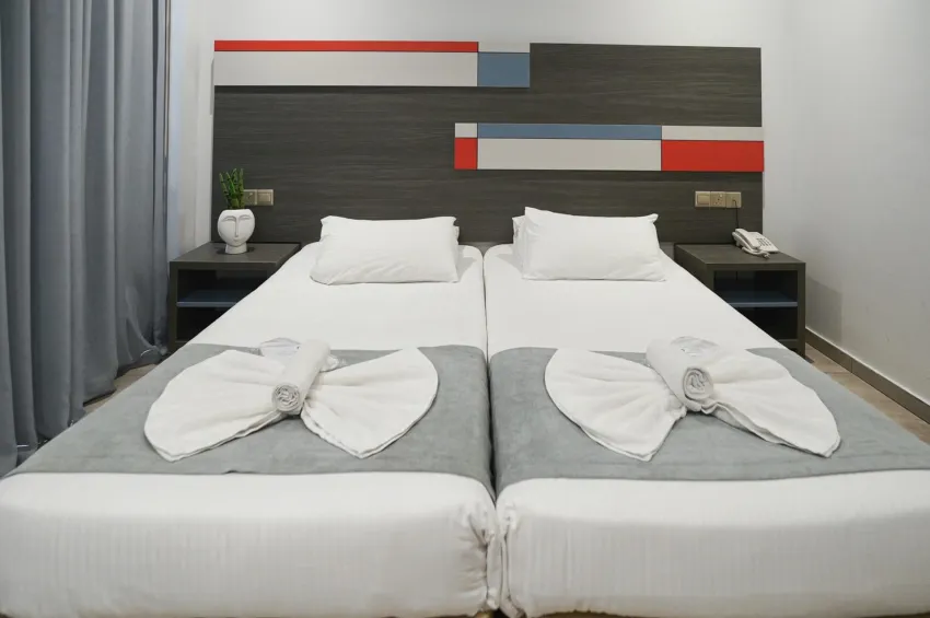 Nicholas Color 3*-15