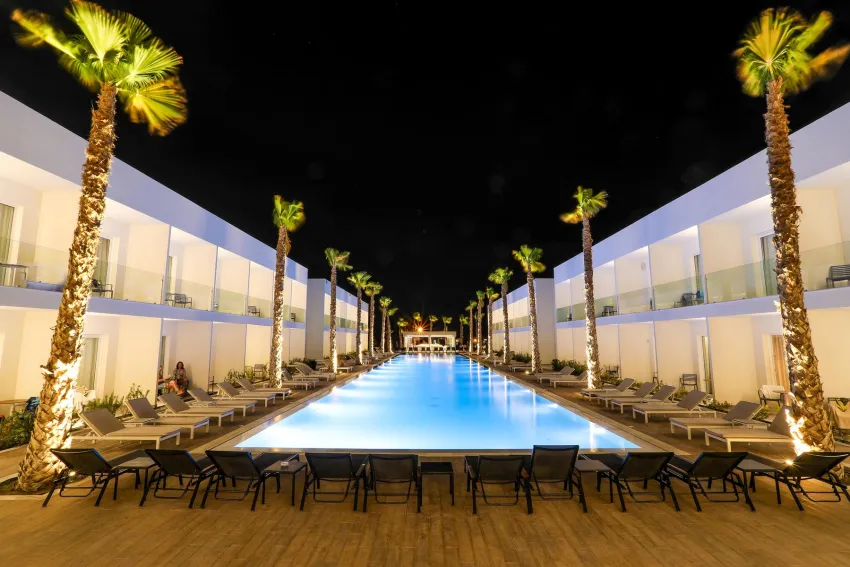 White Dreams Resort 4*-8