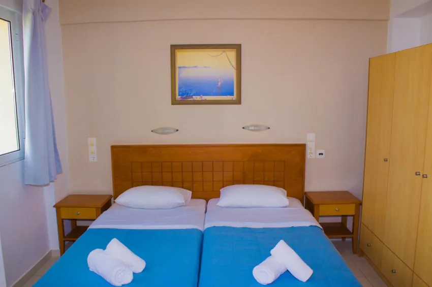 Sunshine Studios and Apartments 3*-9