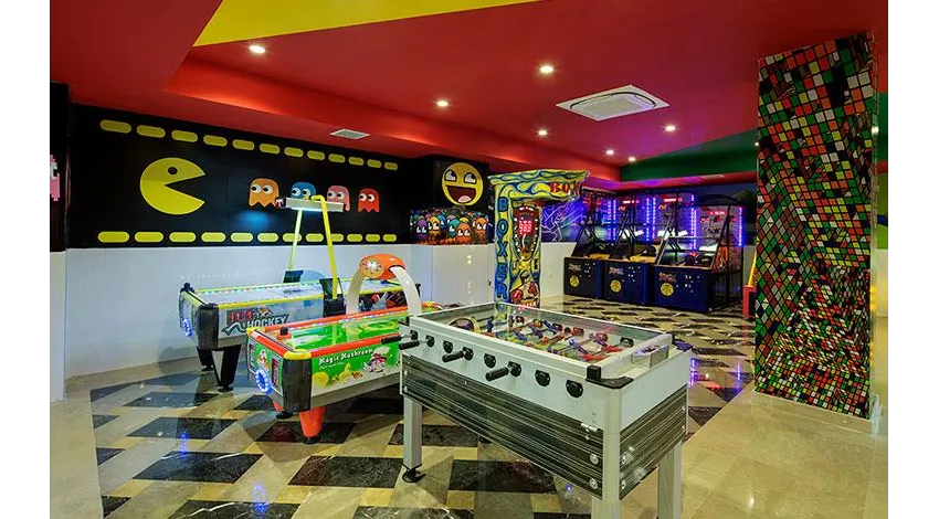 CRYSTAL AURA BEACH RESORT & SPA  5*-22