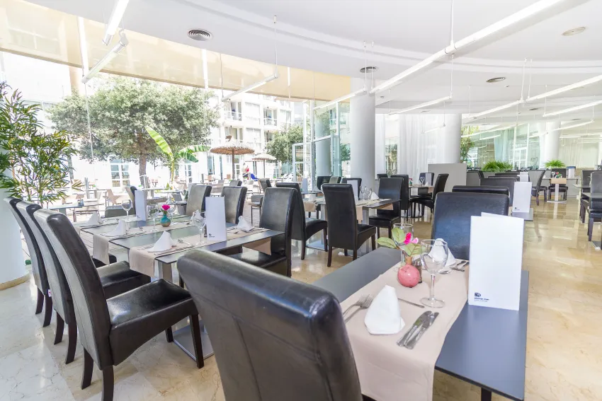 Zafiro Alzinar Mar 4*-32