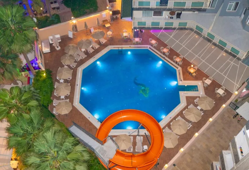 CARMEN SUITE HOTEL  3*-8