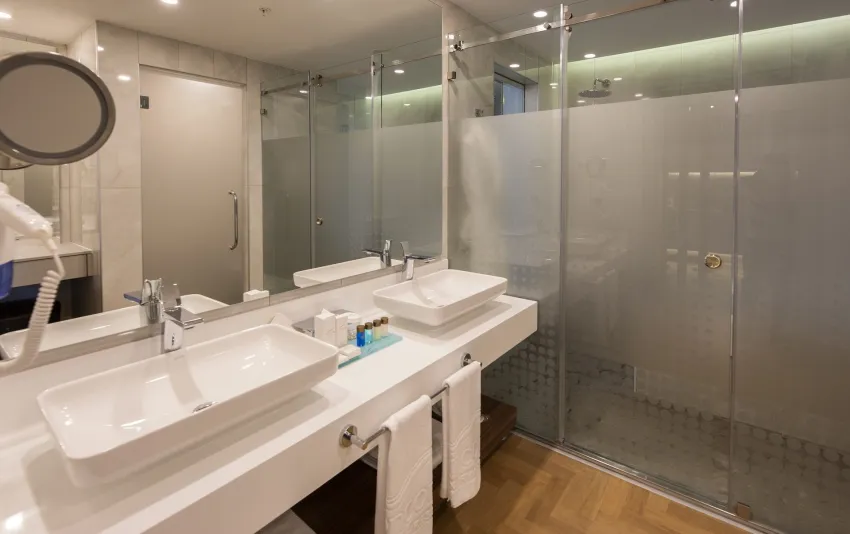 Concorde Tower Hotel 5*-9