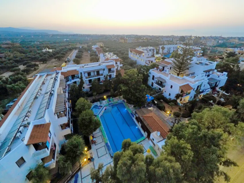 Club Lyda Hotel 3*-4