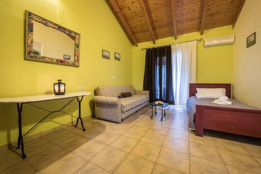 Pension Porto Tsi Ostrias 3*-11