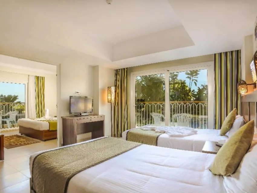 Royal Star Beach Resort 4*-10