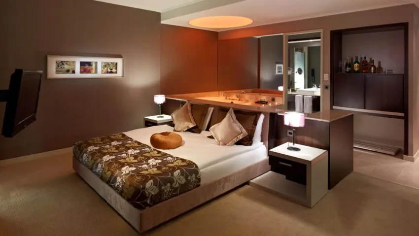CRATOS PREMIUM HOTEL & CASINO & SPA  5*-93