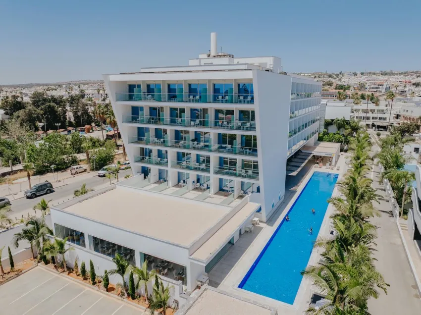 Seasons Hotel by Tasia Maris 4*-32