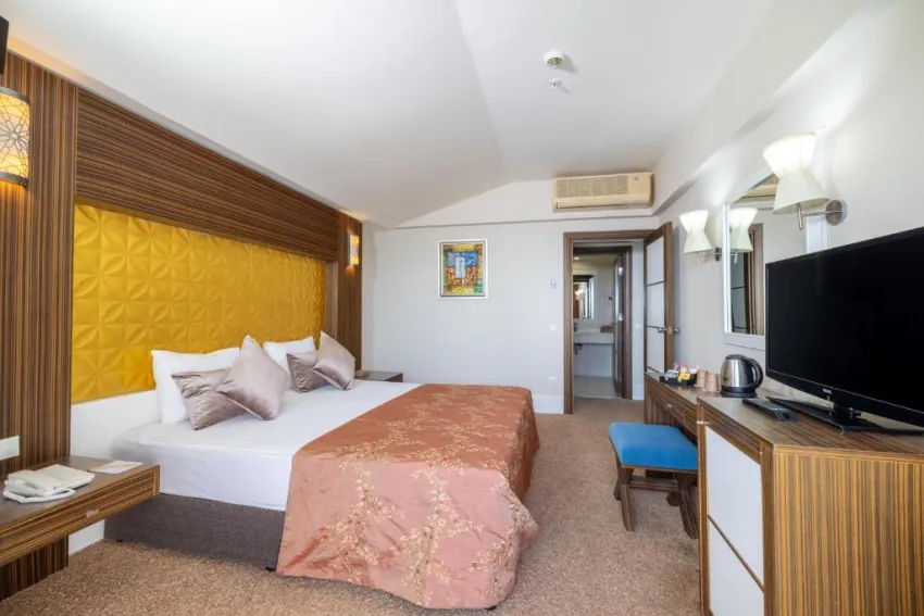 Crystal Family Resort & Spa 5*-60