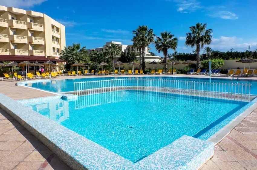 HOUDA YASMINE HAMMAMET  4*-3