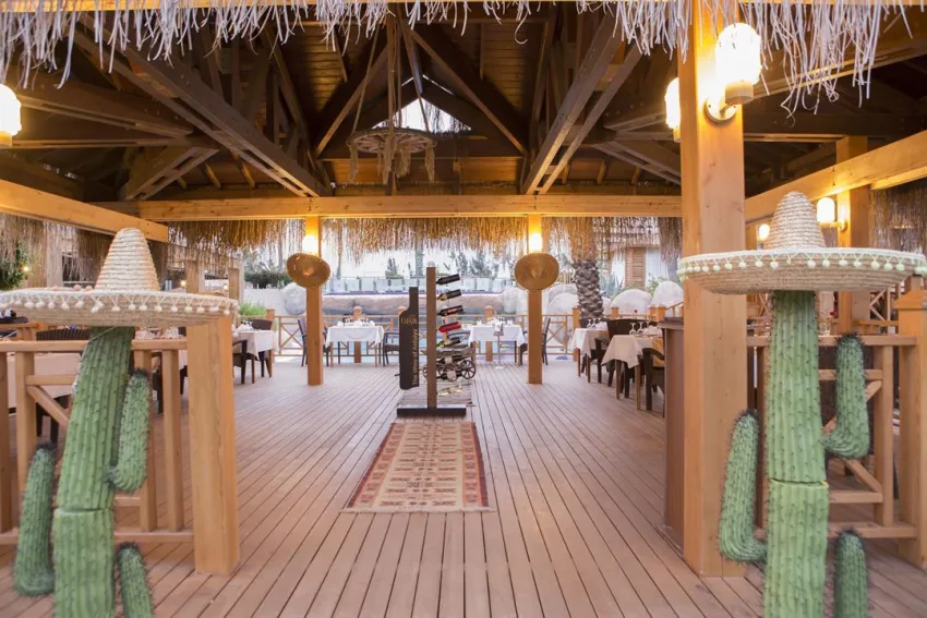 FAME RESIDENCE LARA  5*-13