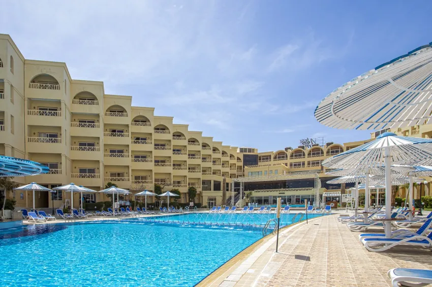 AMC ROYAL HOTEL & SPA  5*-20