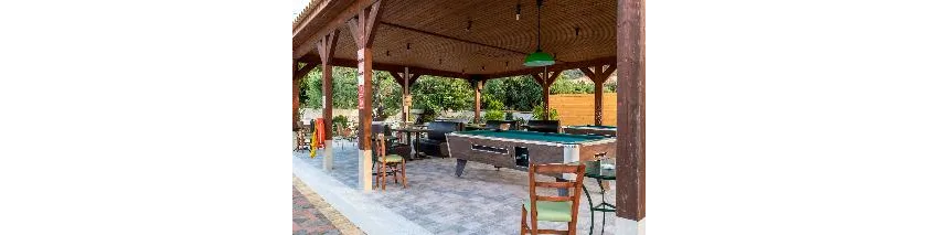 Newcastle Studios 3*-47