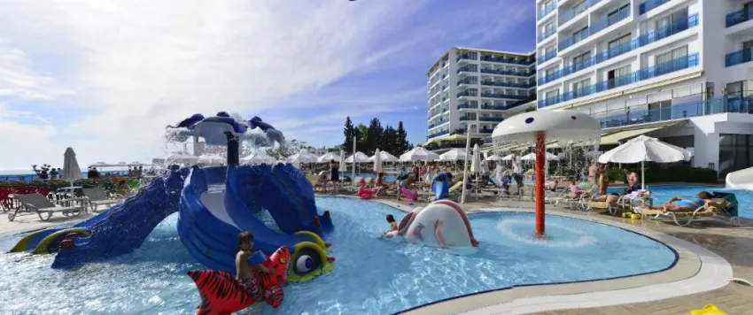 AZURA DELUXE RESORT & SPA HOTEL  5*-12