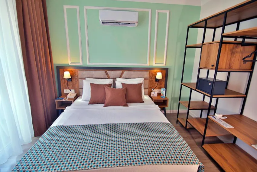 CLUB BIG BLUE SUITE HOTEL  4*-20