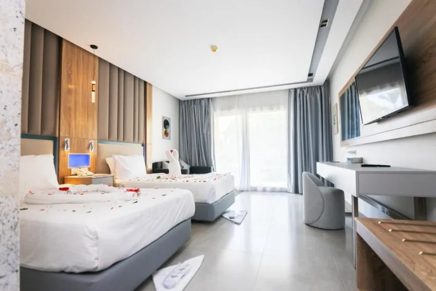 TITANIC BEACH SPA & AQUAPARK   5*-28