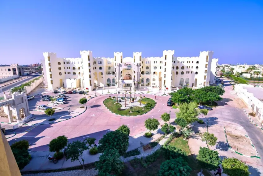 ROYAL LAGOONS RESORT & AQUA PARK  4*-10