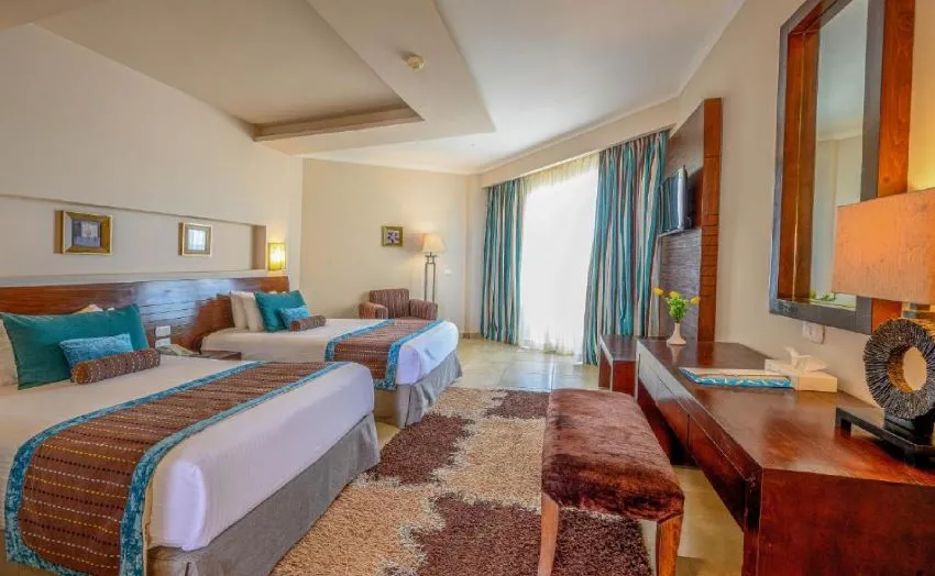 AMWAJ BEACH CLUB ABU SOMA  4*-17