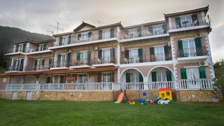 Herodotos Studios 3*-1