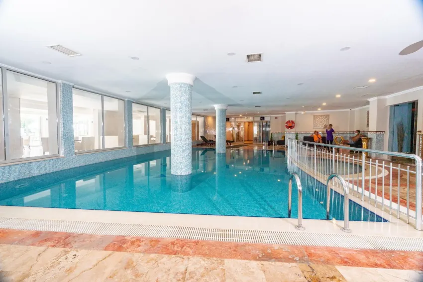 Royal Atlantis Beach Hotel 4*-4