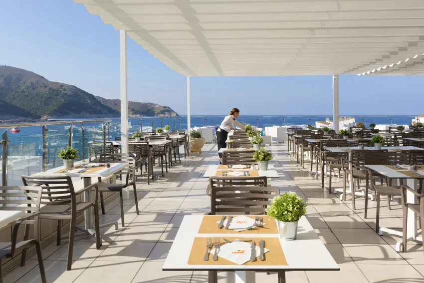 HSM Regana Hotel 4*-1