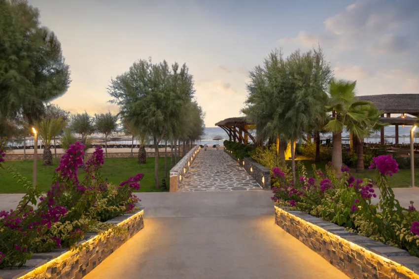 NOAH'S ARK DELUXE HOTEL & SPA  5*-15