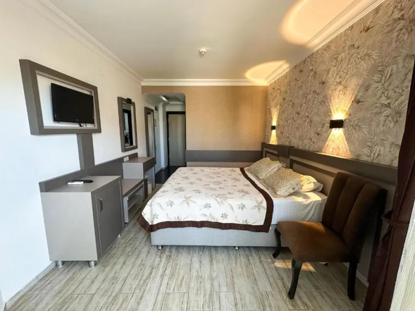 MONTE CARLO HOTEL  4*-7