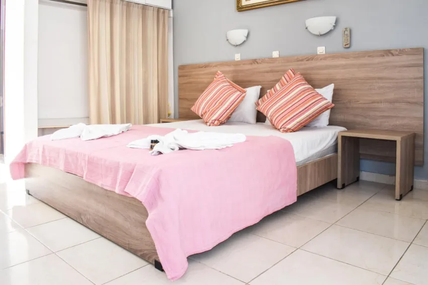 White Palace Studios 3*-5