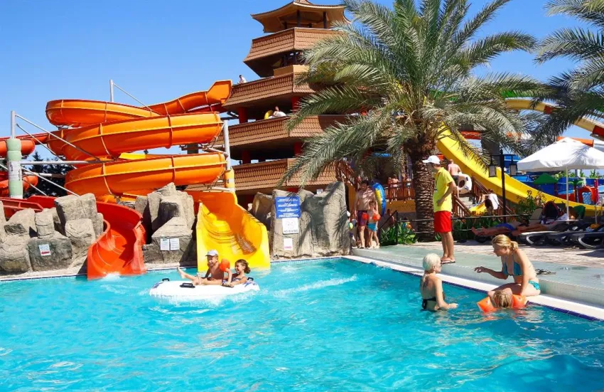 ROYAL DRAGON HOTEL  5*-12