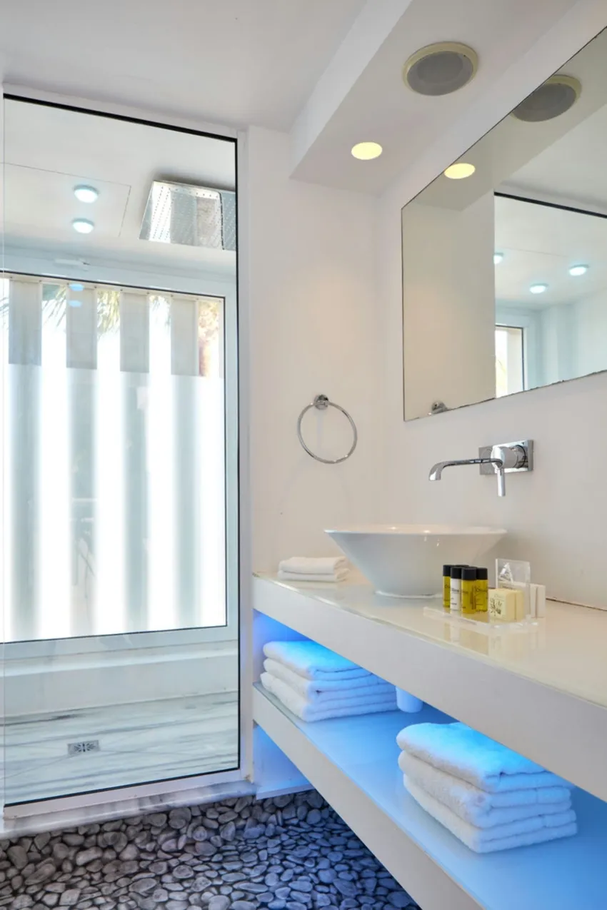 So White Club Resort 4*-18