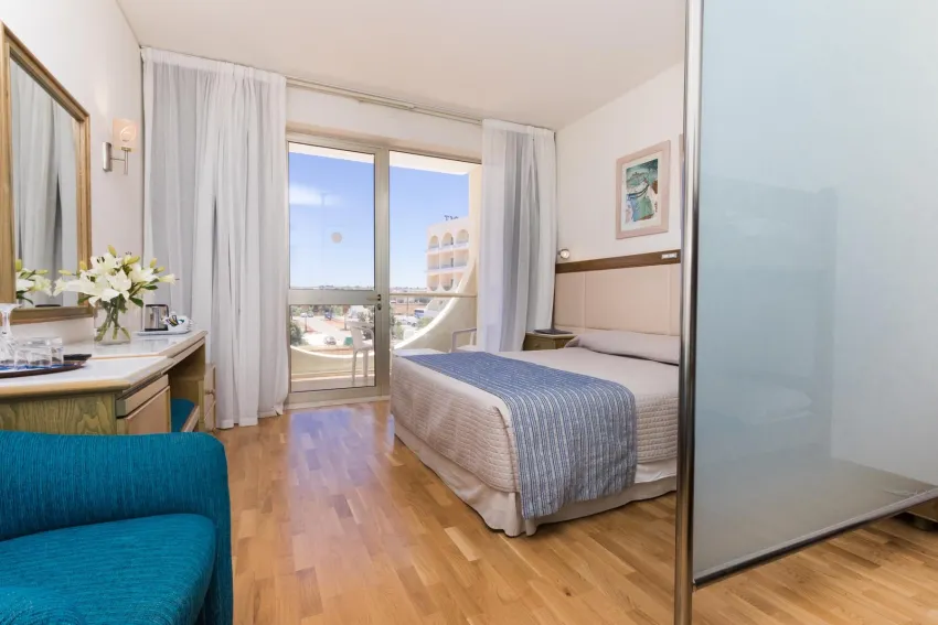 Golden Coast Beach Hotel 4*-12