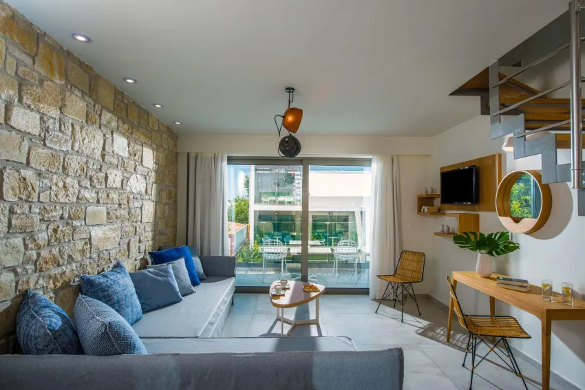 Mary Hotel and Mary Royal Suites 3*-10