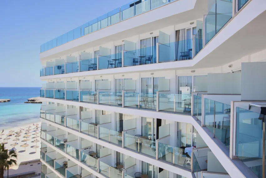 Universal Hotel Perla 4*-1