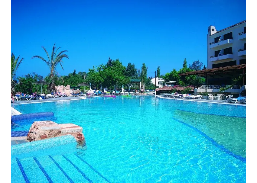 Paphos Gardens Holiday Resort 3*-1