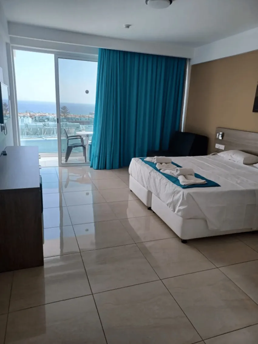 Sunny Blue Hotel 3*-5