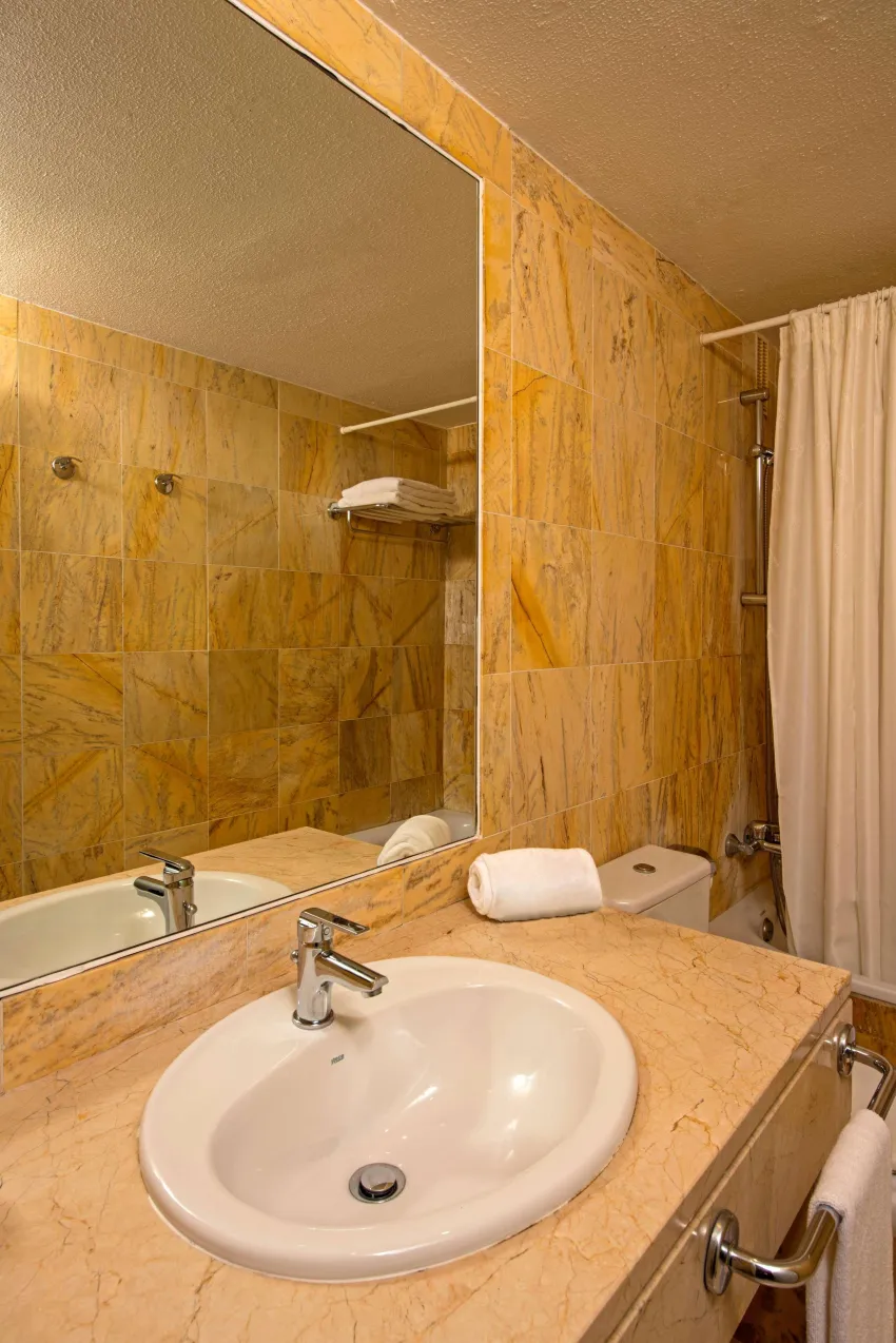 Iberostar Waves Ciudad Blanca 4*-12