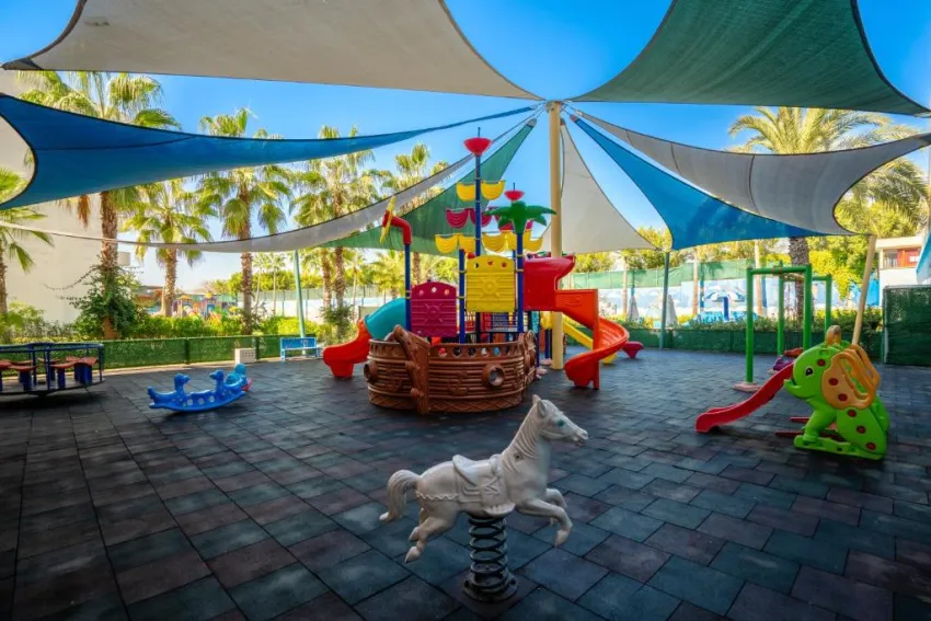 SUN HEAVEN QUEEN  4*-12