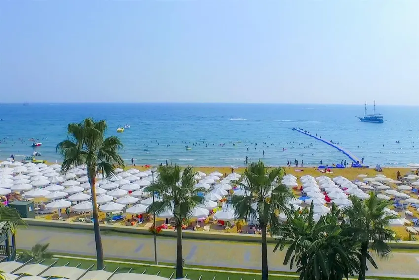 SANDY BEACH HOTEL  4*-7