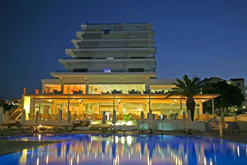 Vrissiana Beach 4*-2