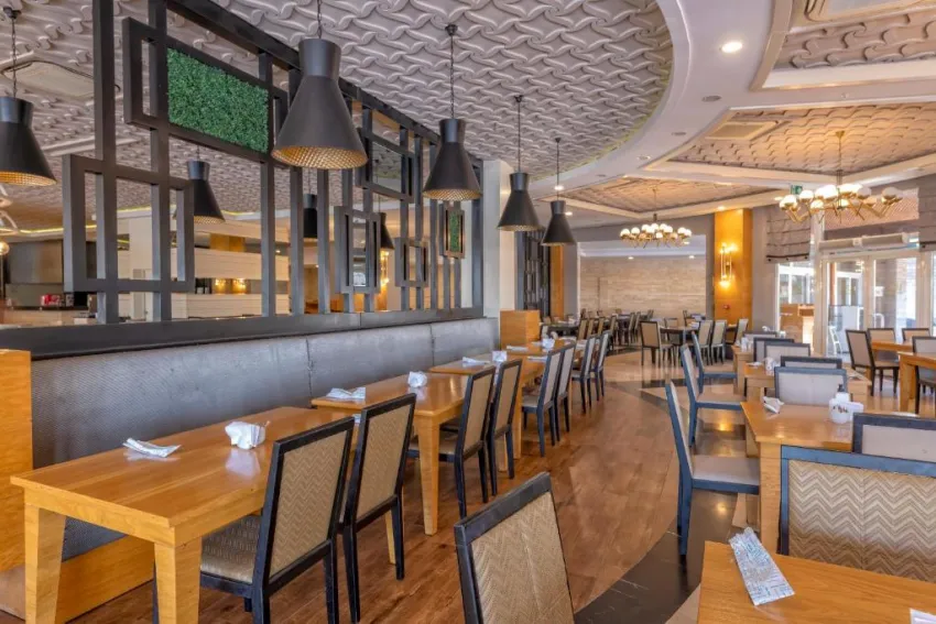 PORT RIVER HOTEL & SPA  5*-56