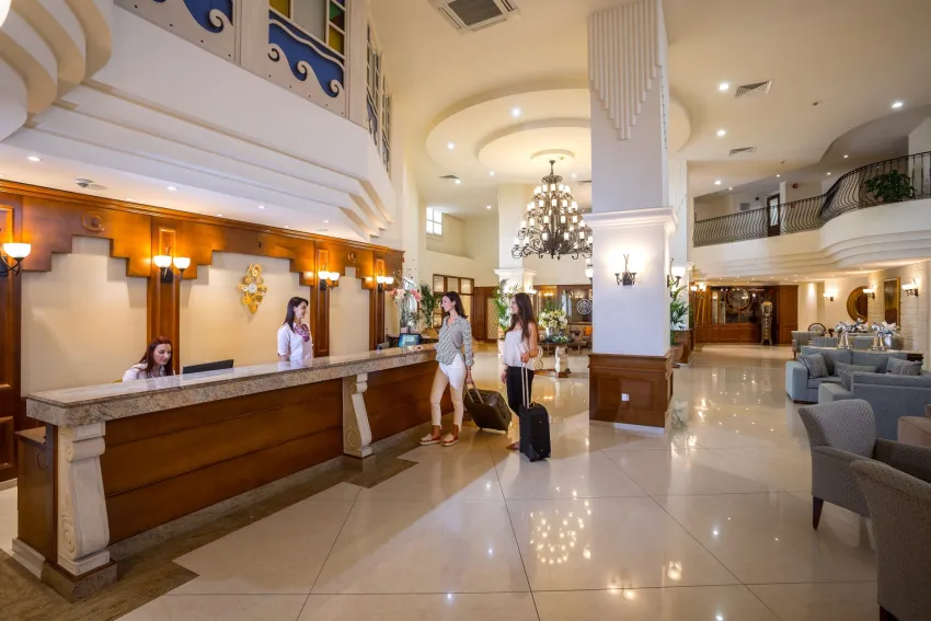 Aquamare Beach Hotel & Spa 4*-8