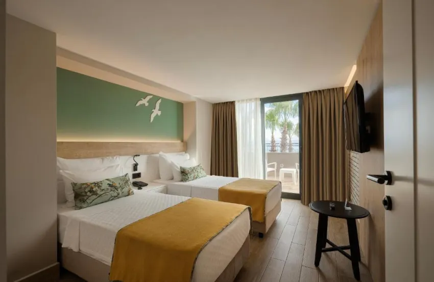 SAILORS BEACH CLUB  5*-3