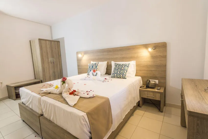 Tivoli Hotel and Apartments 3*-41